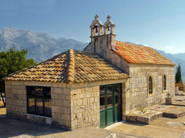 BLAGDAN SVETOG LUKE U KOMAJIMA