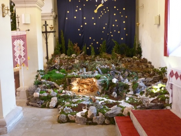 VINO, VODA, KRUH I ULJE U ČILIPSKIM JASLICAMA