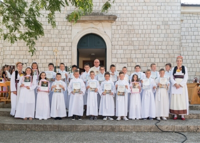 PRVA SVETA PRIČEST
